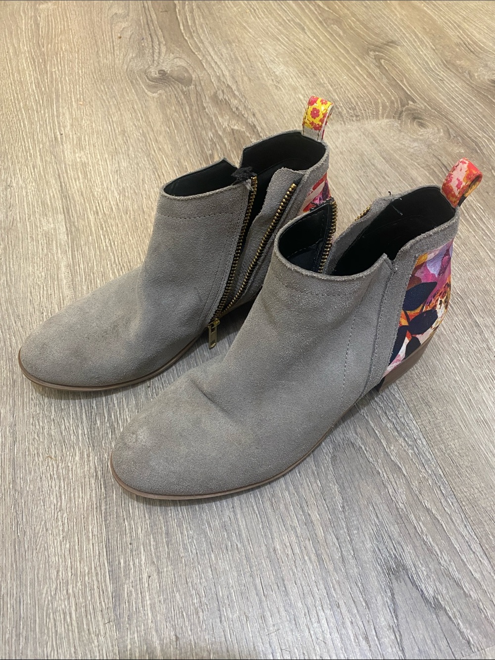 INKKAS • SZ. 7 women • leather upper